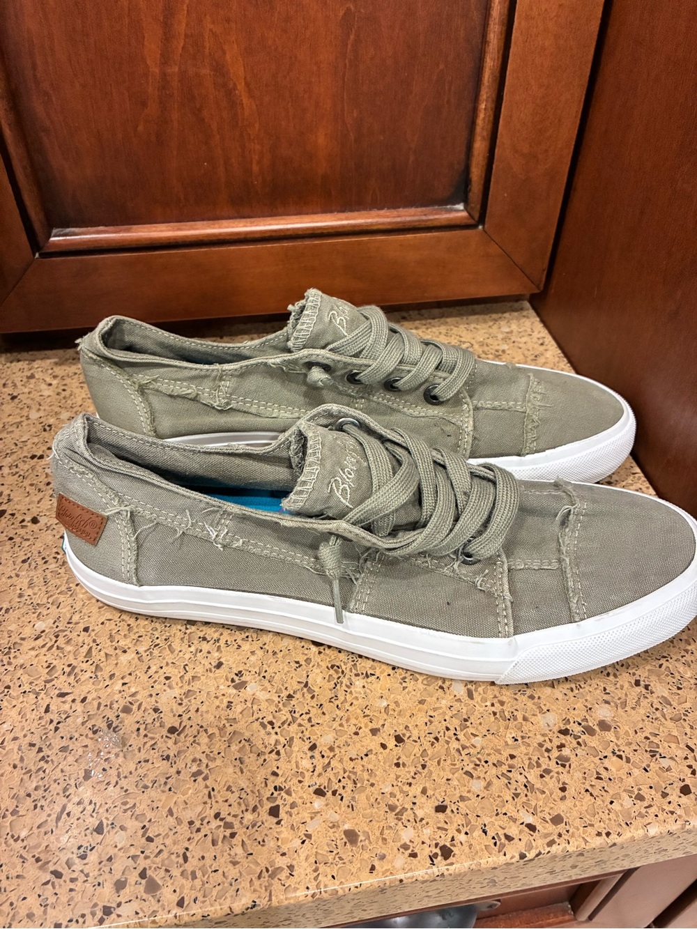 Blowfish Malibu Play Olive Green Distressed Canvas Sneakers Size 10